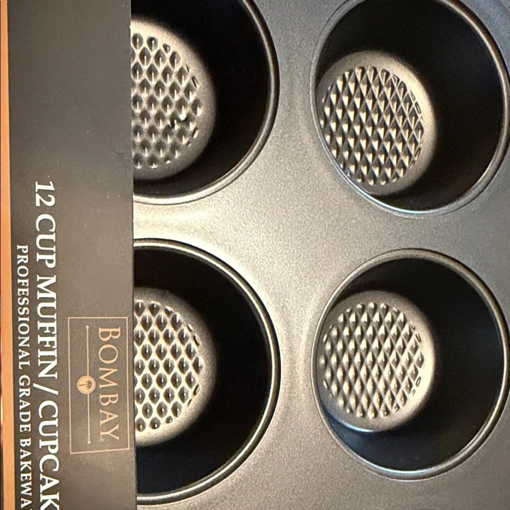Bombay Nonstick 12-Cup Muffin & Cupcake Pan - Gray